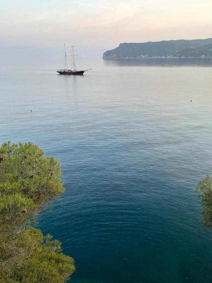 Una Finestra Sul Mare Home 2 Берджеджи Экстерьер фото