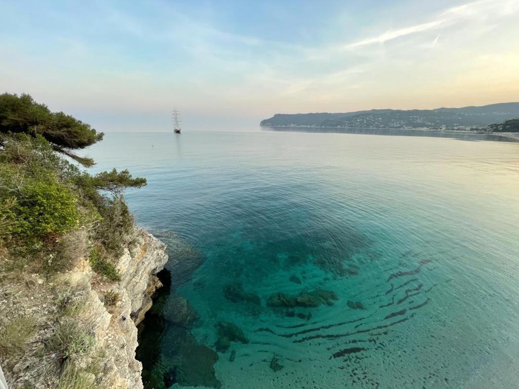 Una Finestra Sul Mare Home 2 Берджеджи Экстерьер фото