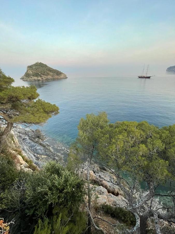 Una Finestra Sul Mare Home 2 Берджеджи Экстерьер фото