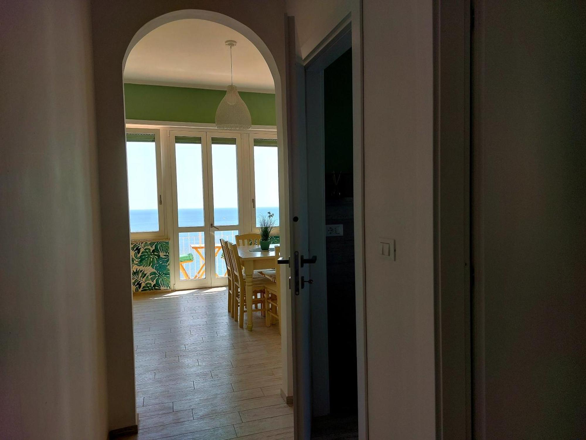 Una Finestra Sul Mare Home 2 Берджеджи Экстерьер фото